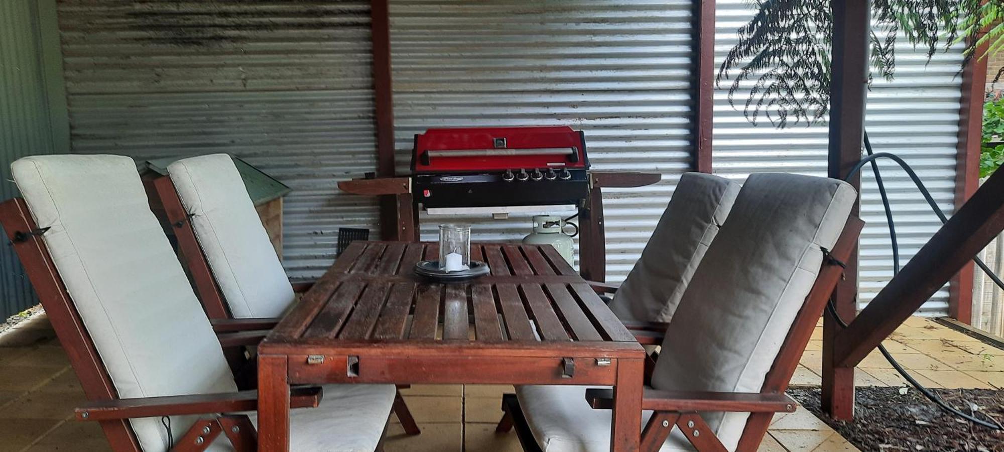 Cock Or Two Kink House Hotel Cockatoo ภายนอก รูปภาพ